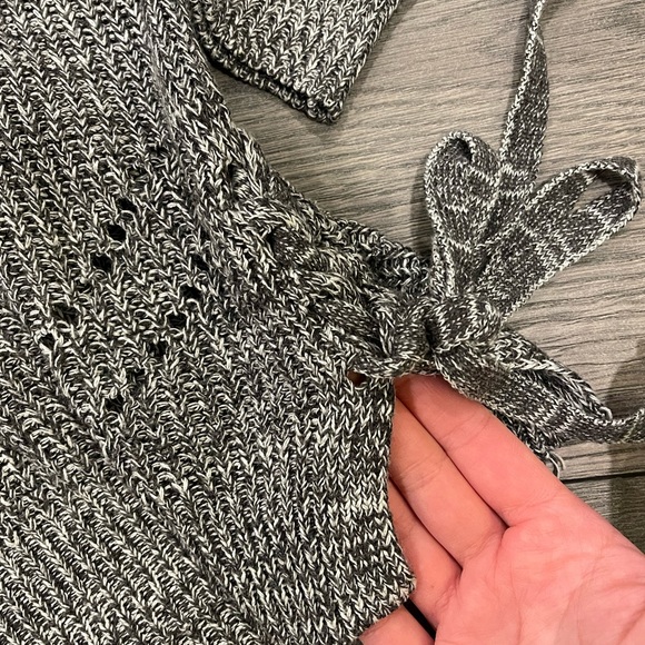 sweater - Picture 4 of 5